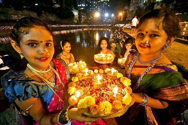 A Guide to Famous Festivals of Maharashtra - Narali Pournima