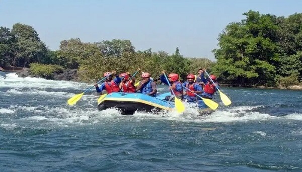 adventure sports in Maharashtra - Rafting