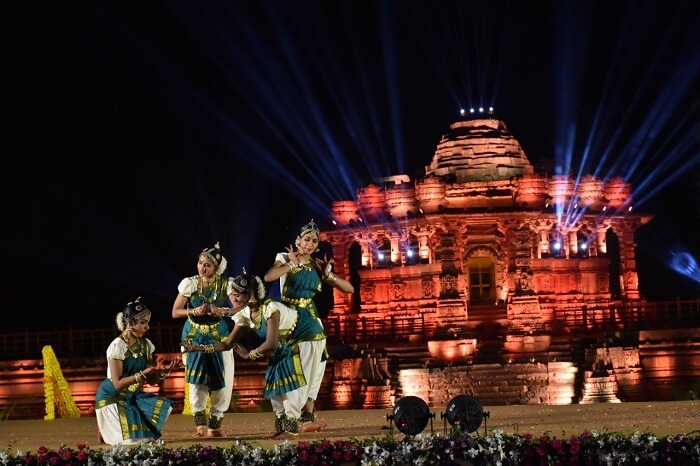 Festival celebrated in gujarat-Modhera dance